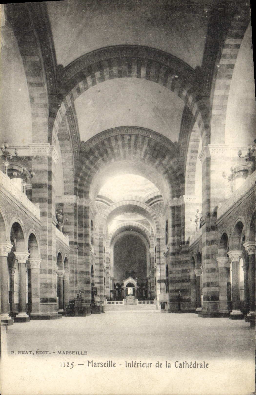 CPA Marseille Inierieur de la Cathedrale