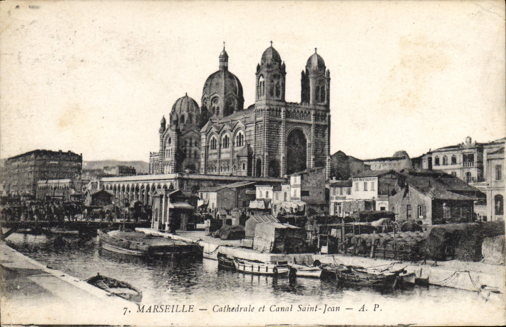 CPA Marseille Cathedrale et Canal Saint Jean