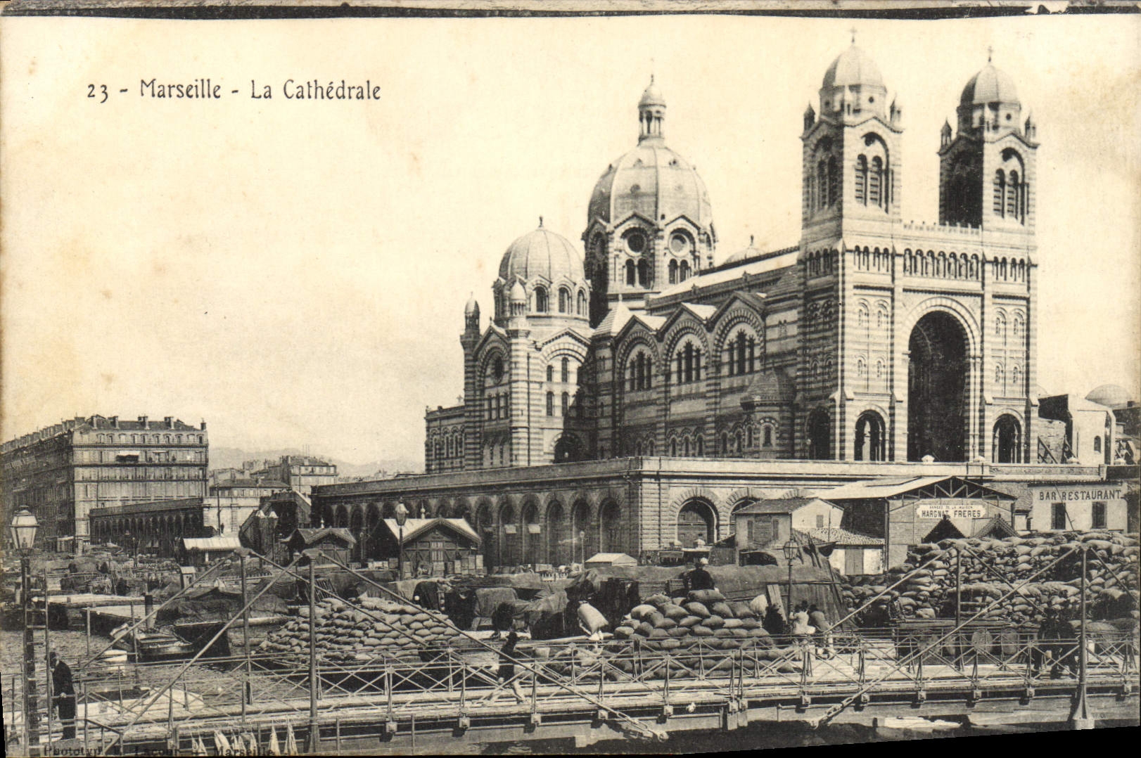 CPA Marseille La Cathedrale 