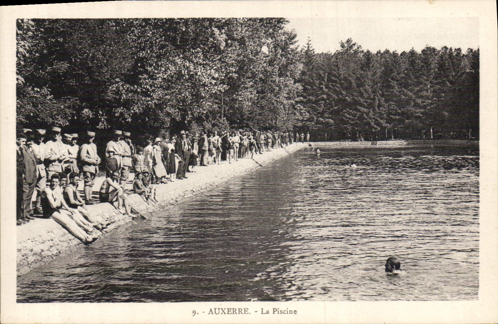 VINTAGE POSTCARD Auxerre the swimming pool