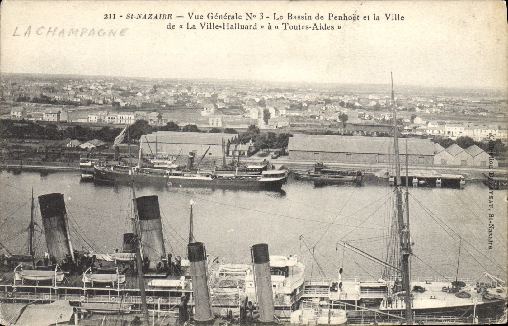 CPA Bateau Saint Nazaire Vue generale Le bassin de Penhoet et la ville de La Ville Halluard a Toutes Aides 