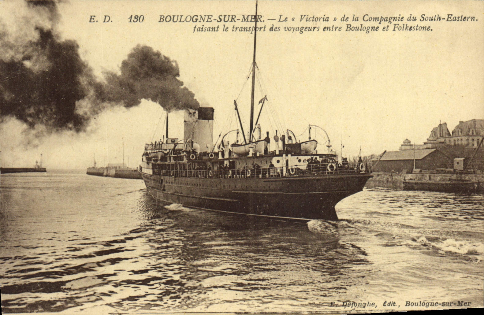 VINTAGE POSTCARD Boat Boulogne Steamer on Sea Victoria of the Company of South Eastern Boulogne Folkestone