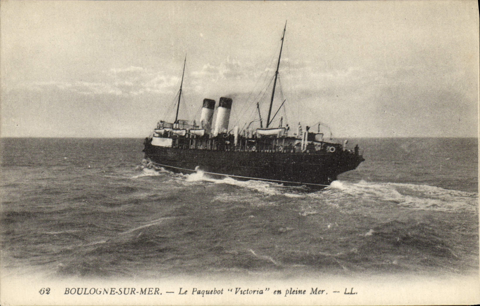 VINTAGE POSTCARD Boat Boulogne Steamer on Sea the Victoria steamer on the open sea