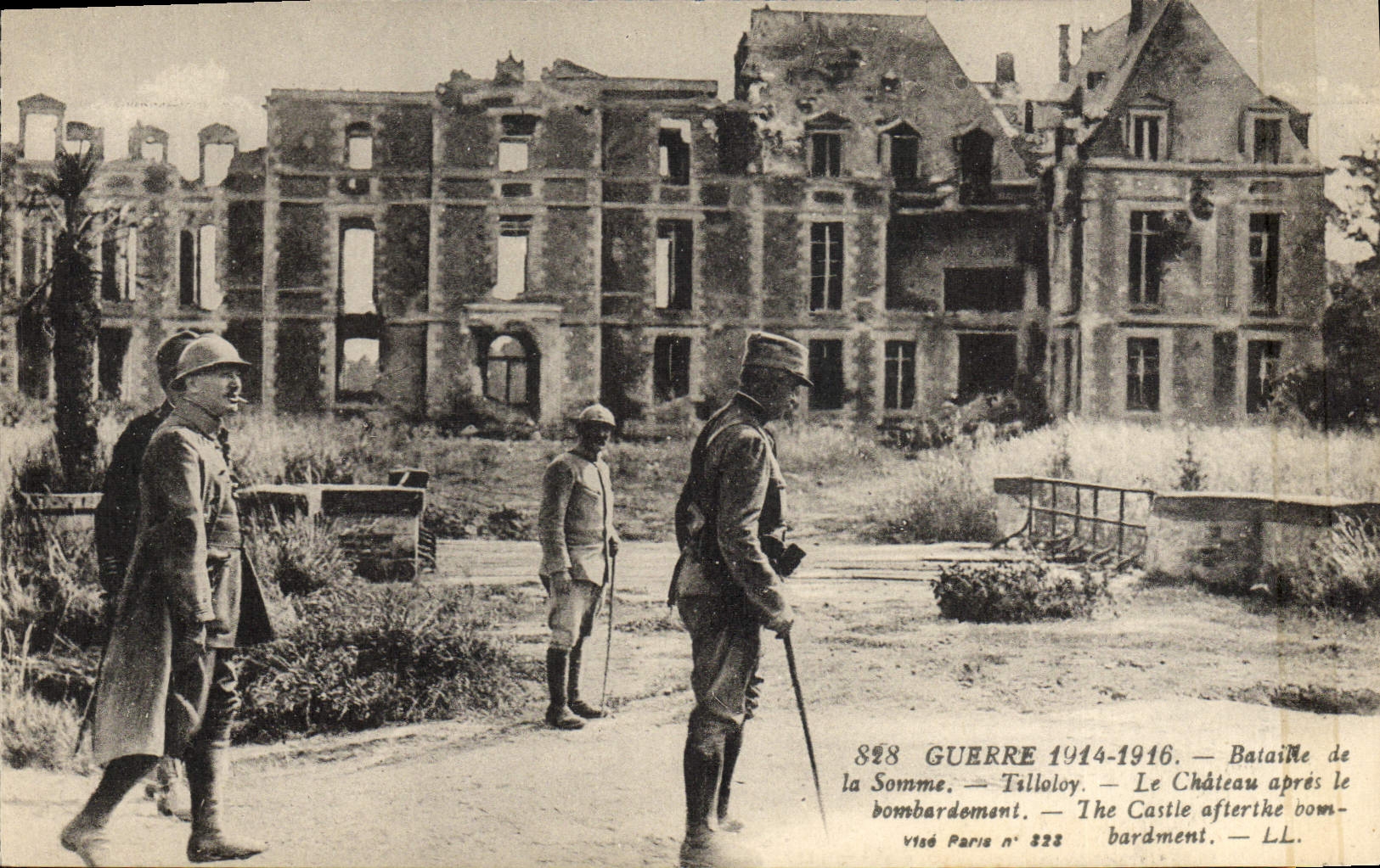 VINTAGE POSTCARD Militaria Battles of the Tilloloy Sum the castle after the bombardment