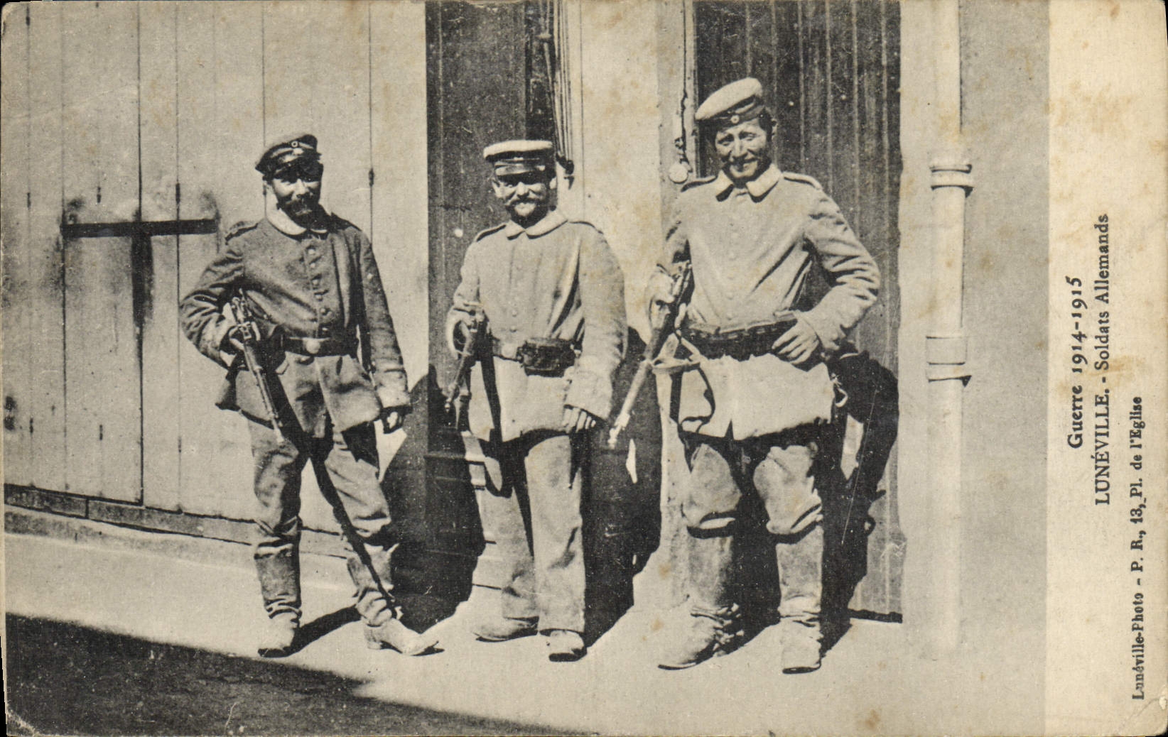 CPA Militaria Luneville Soldats allemands 