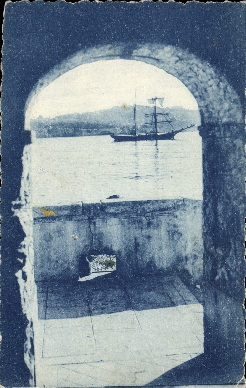 CPA Villefranche Sur Mer Arcades du Port Bateau Voilier