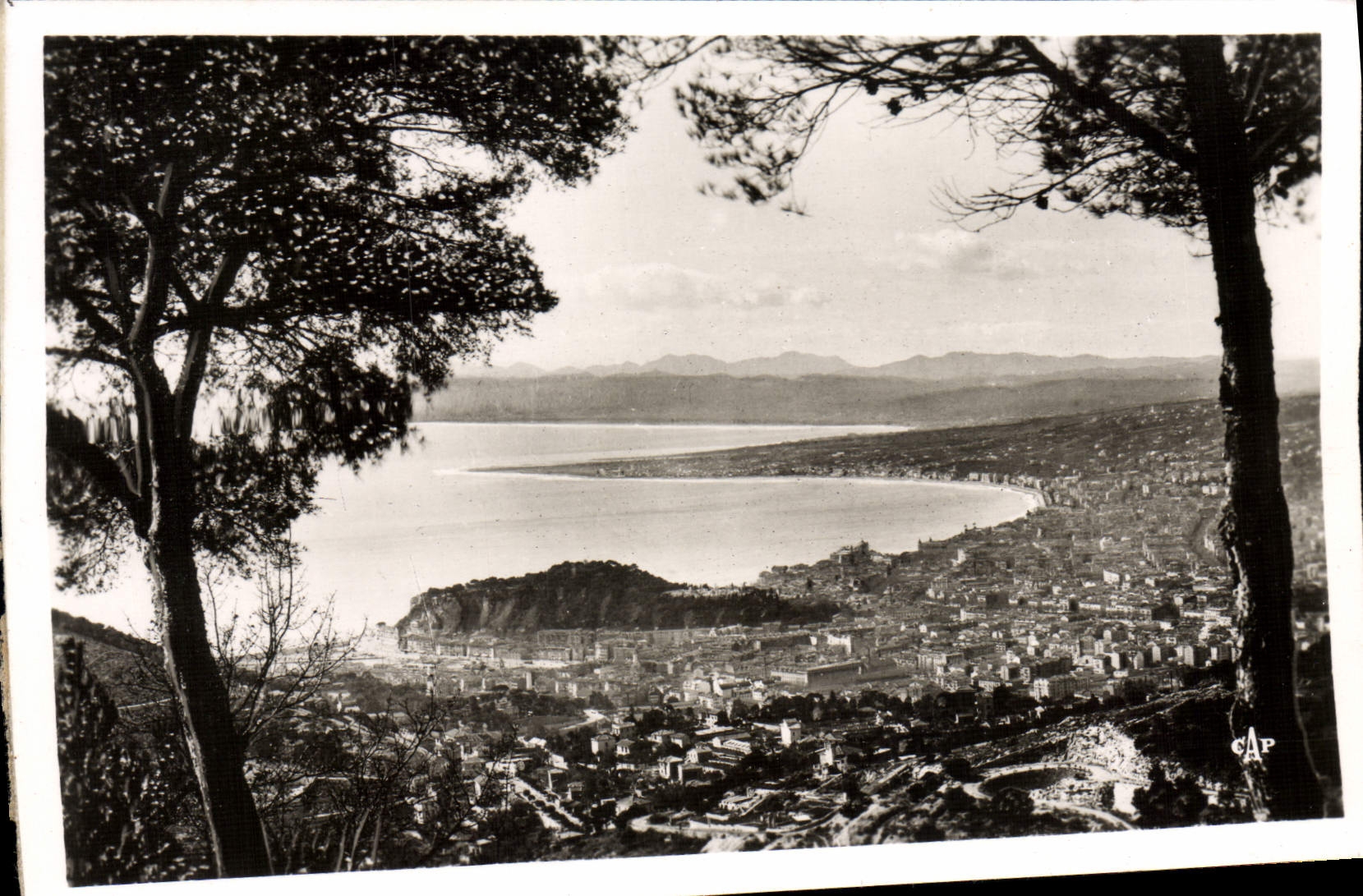 POSTAL MODERNA Niza vista y la bahía de los ángeles