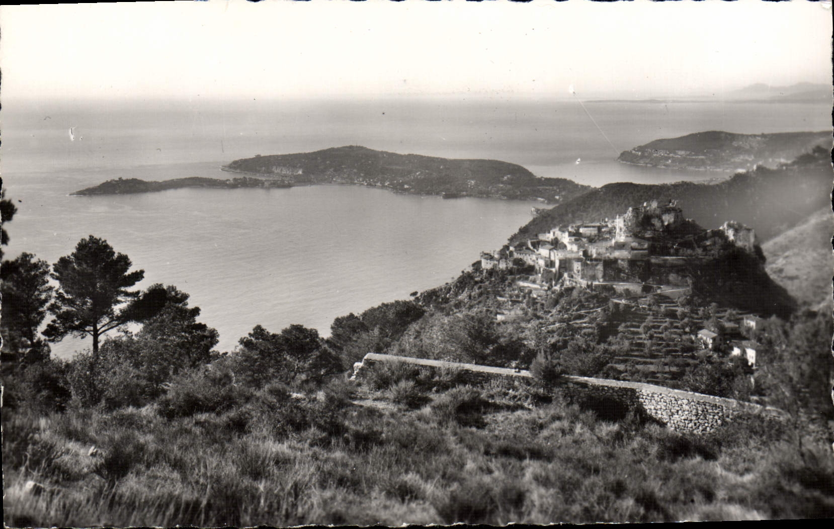 POSTAL MODERNA Eze y el cabo Ferrat