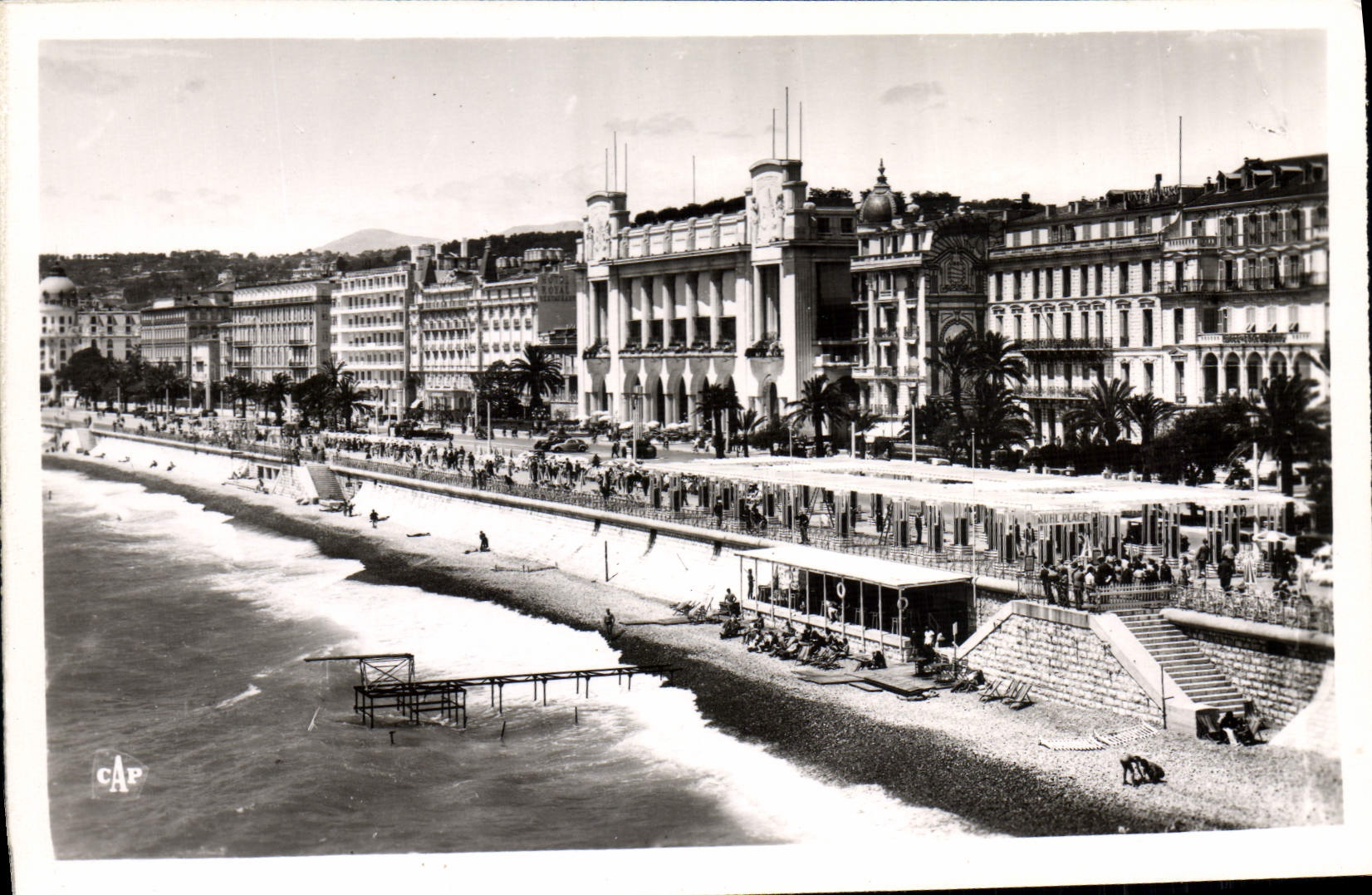 CPM Nice Le palais de la Mediterranee et la promenade des Anglais