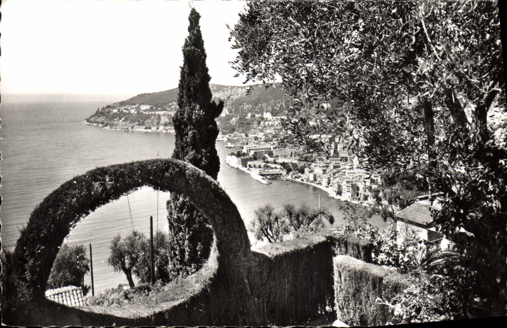 CPM Villefranche Sur Mer Vue sur la Rade et la Ville