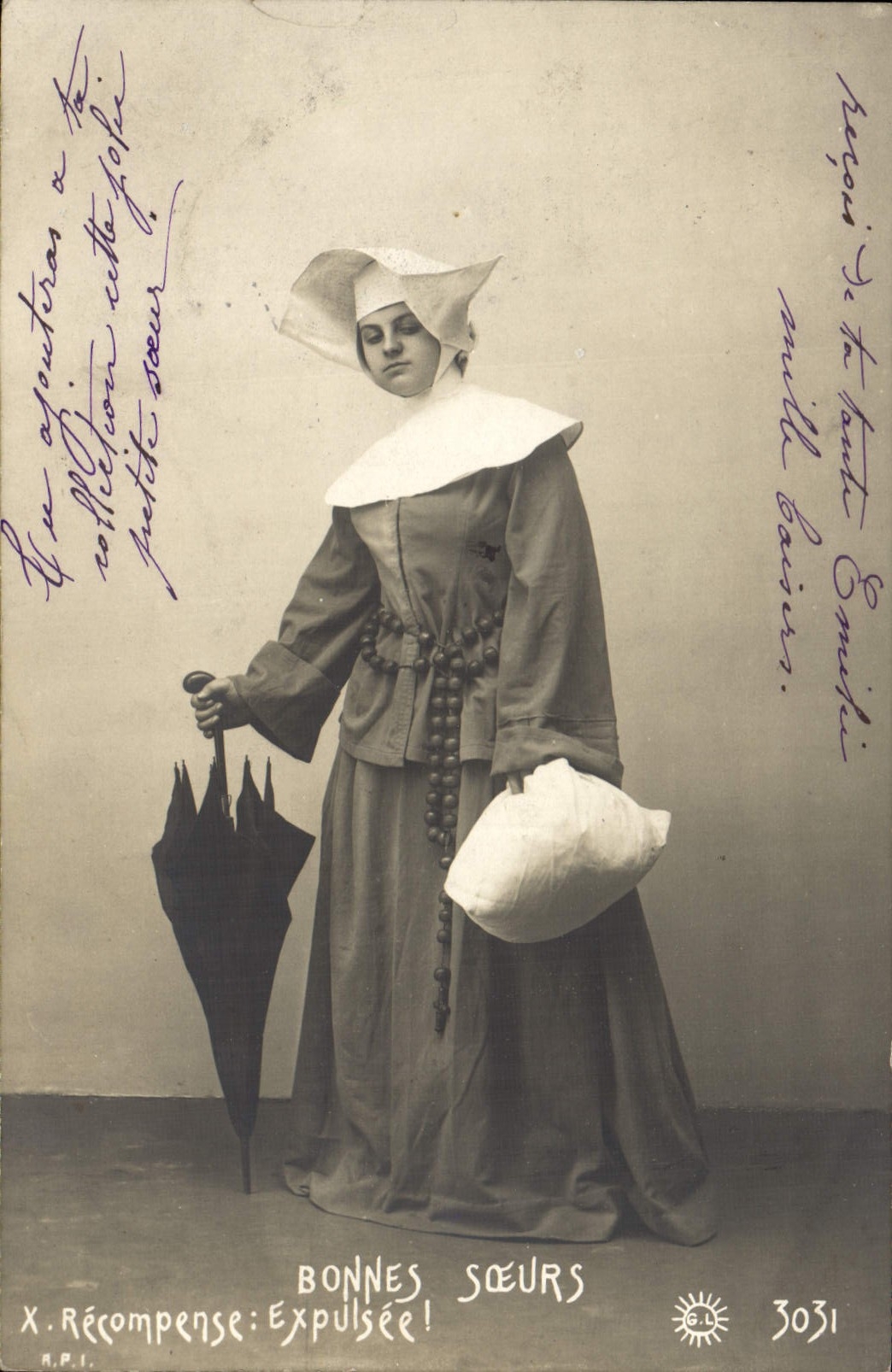 VINTAGE POSTCARD Nuns