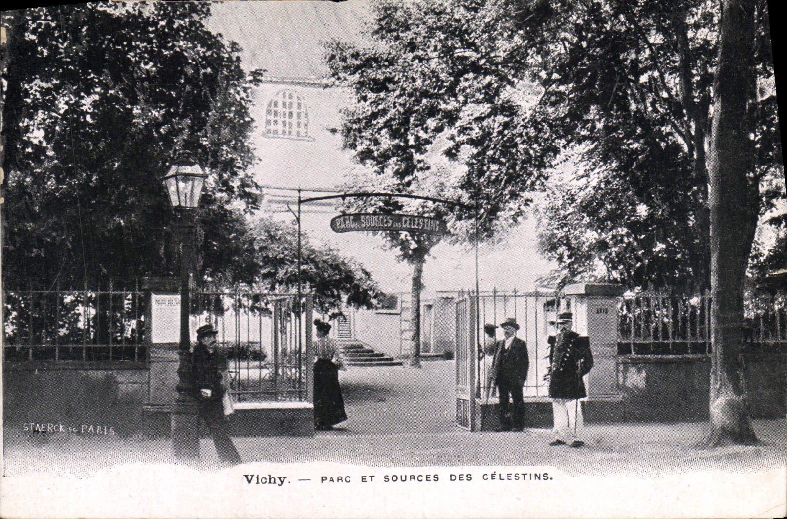 VINTAGE POSTCARD Hydrotherapy Vichy Park and sources of Celestins