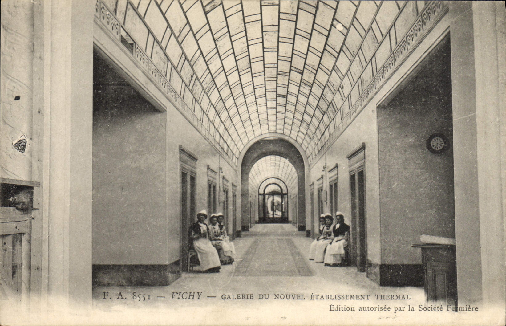 VINTAGE POSTCARD Hydrotherapy Vichy Gallery of the new hydropathic establishment