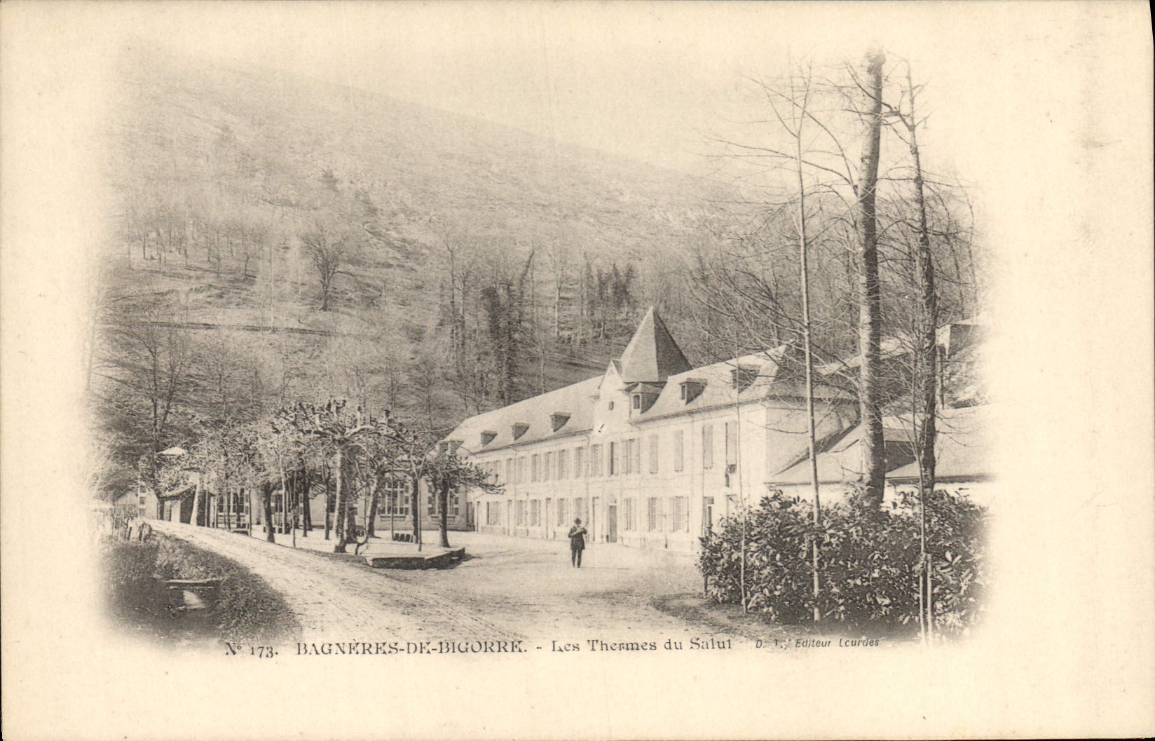 VINTAGE POSTCARD Hydrotherapy Bagneres de Bigorre thermal baths of the hello