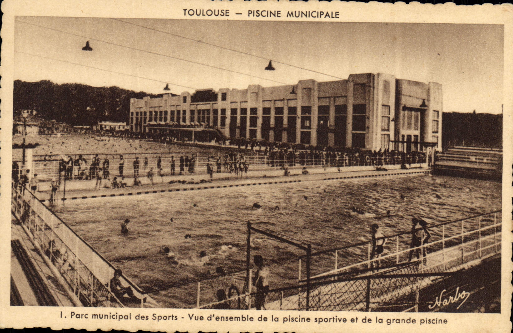 Parque municipal de la POSTAL de la VENDIMIA del cuadro total de los deportes de la piscina sporting y de la piscina grande de Toulouse