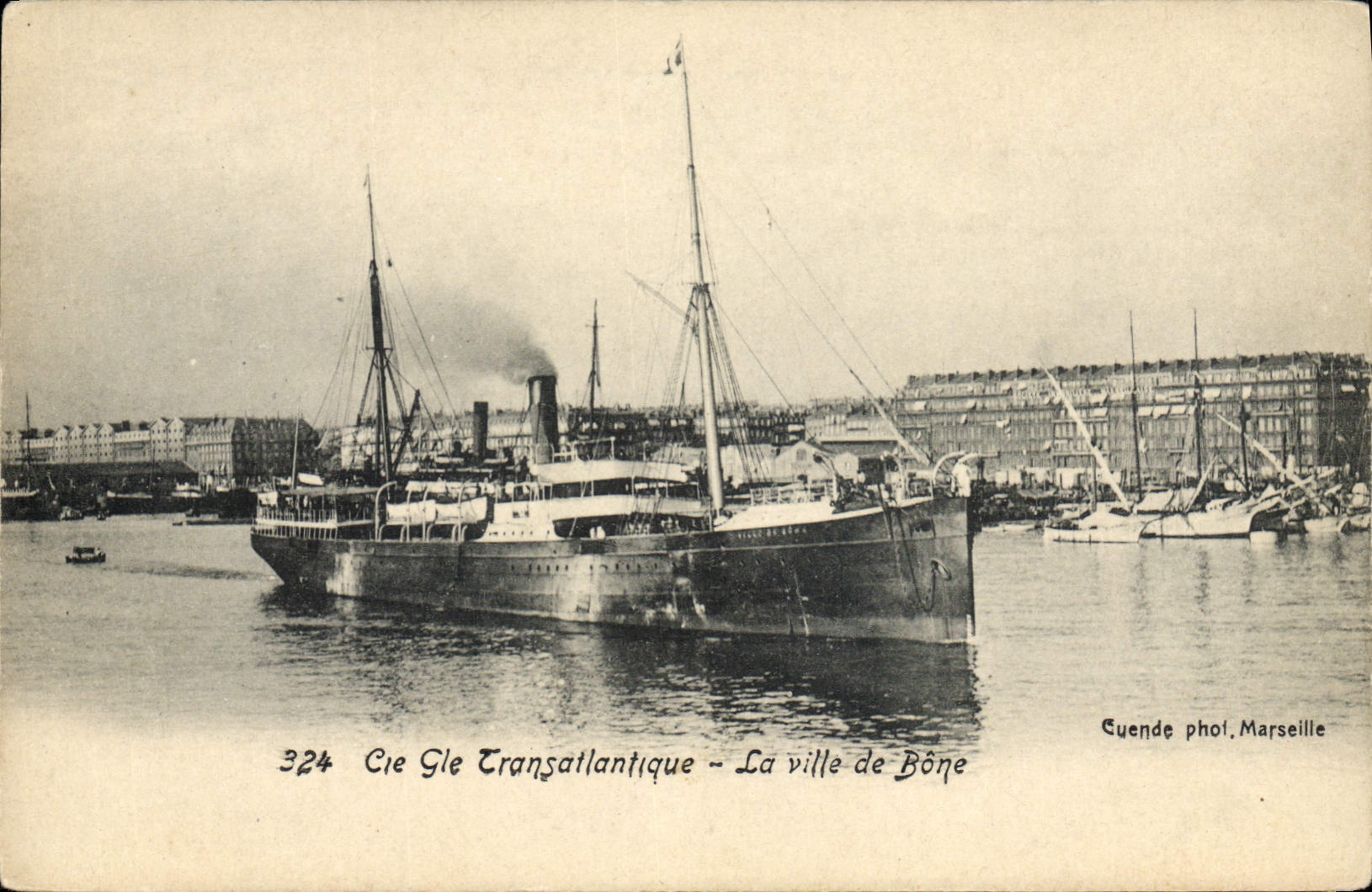 CPA Bateau Paquebot Cie Gle Transatlantique La ville de Bone Algerie