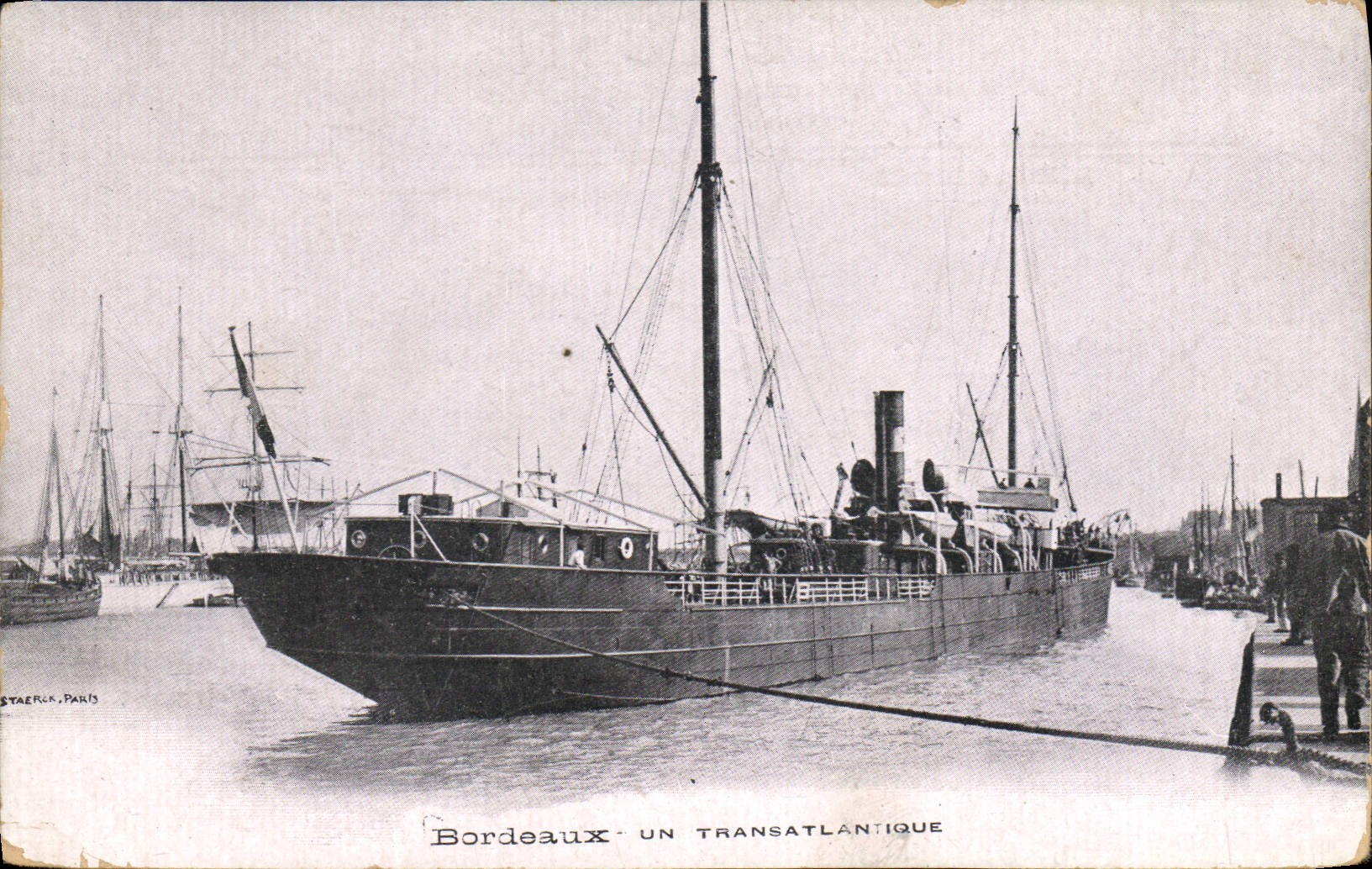 CPA Bateau Paquebot Bordeaux Un transatlantique