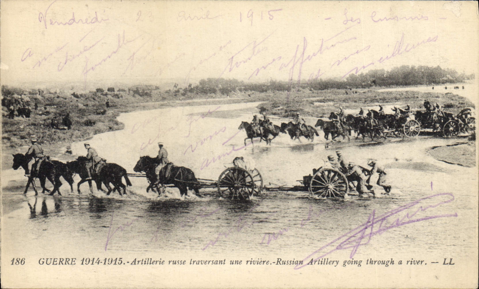 CPA Militaria Artillerie russe traversant une riviere Russie Russia