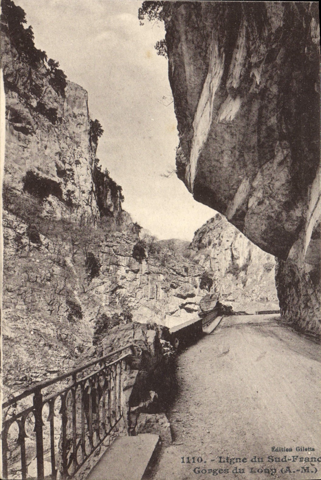 VINTAGE POSTCARD Line of the South France Falls of the Wolf