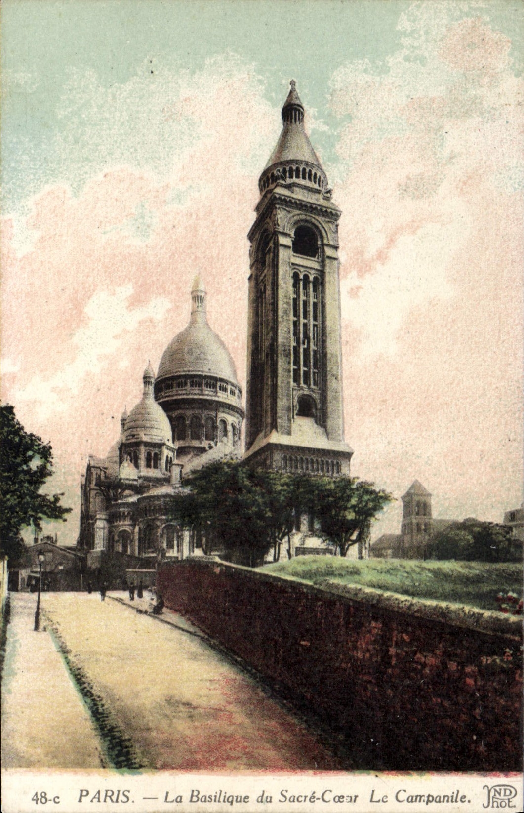 CPA Paris La Basilique du Sacre Le Campanile