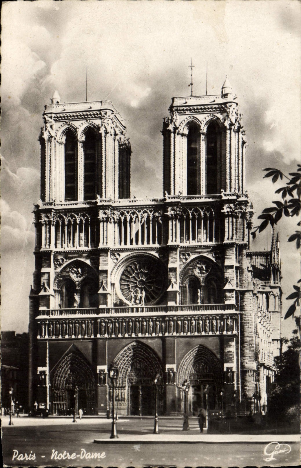 MODERN CARD Paris Notre Dame