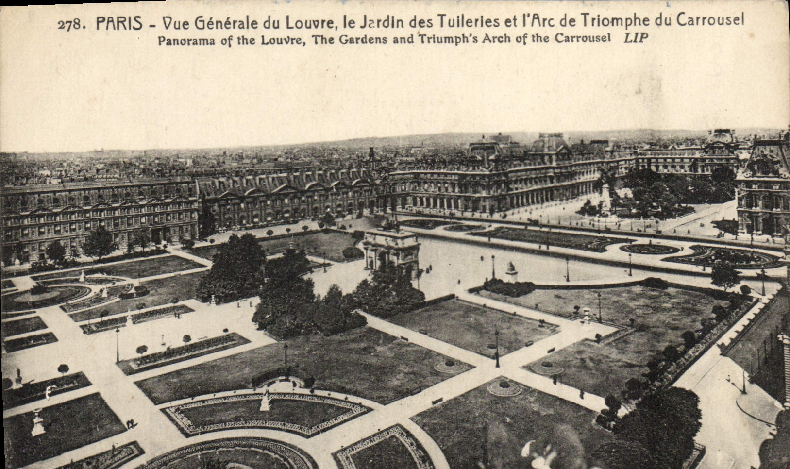 CPA Paris Vue Generale du Louvre le Jardin des Tuileries et l'Arc de Triomphe du Carrousel