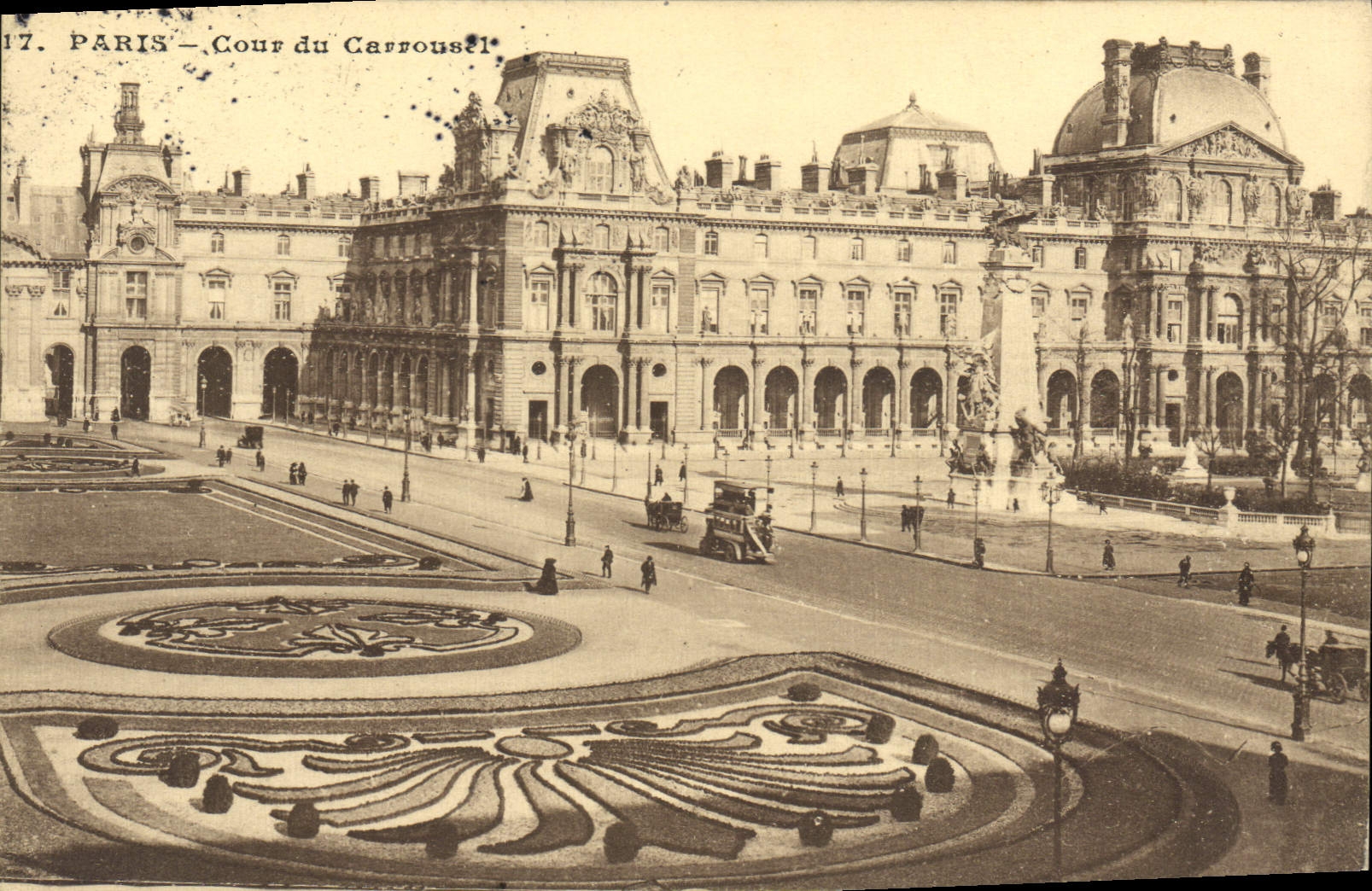 CPA Paris Cour du Carrousel