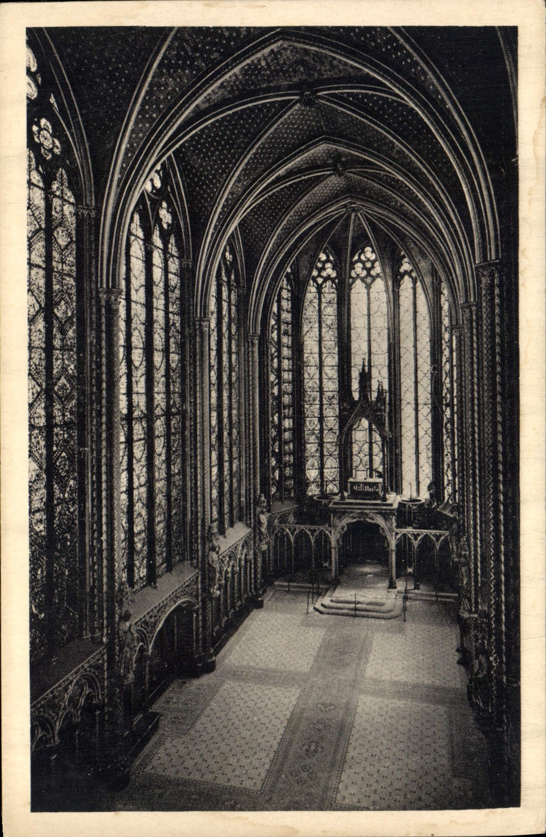 VINTAGE POSTCARD Paris Sainte the high Vault the nave
