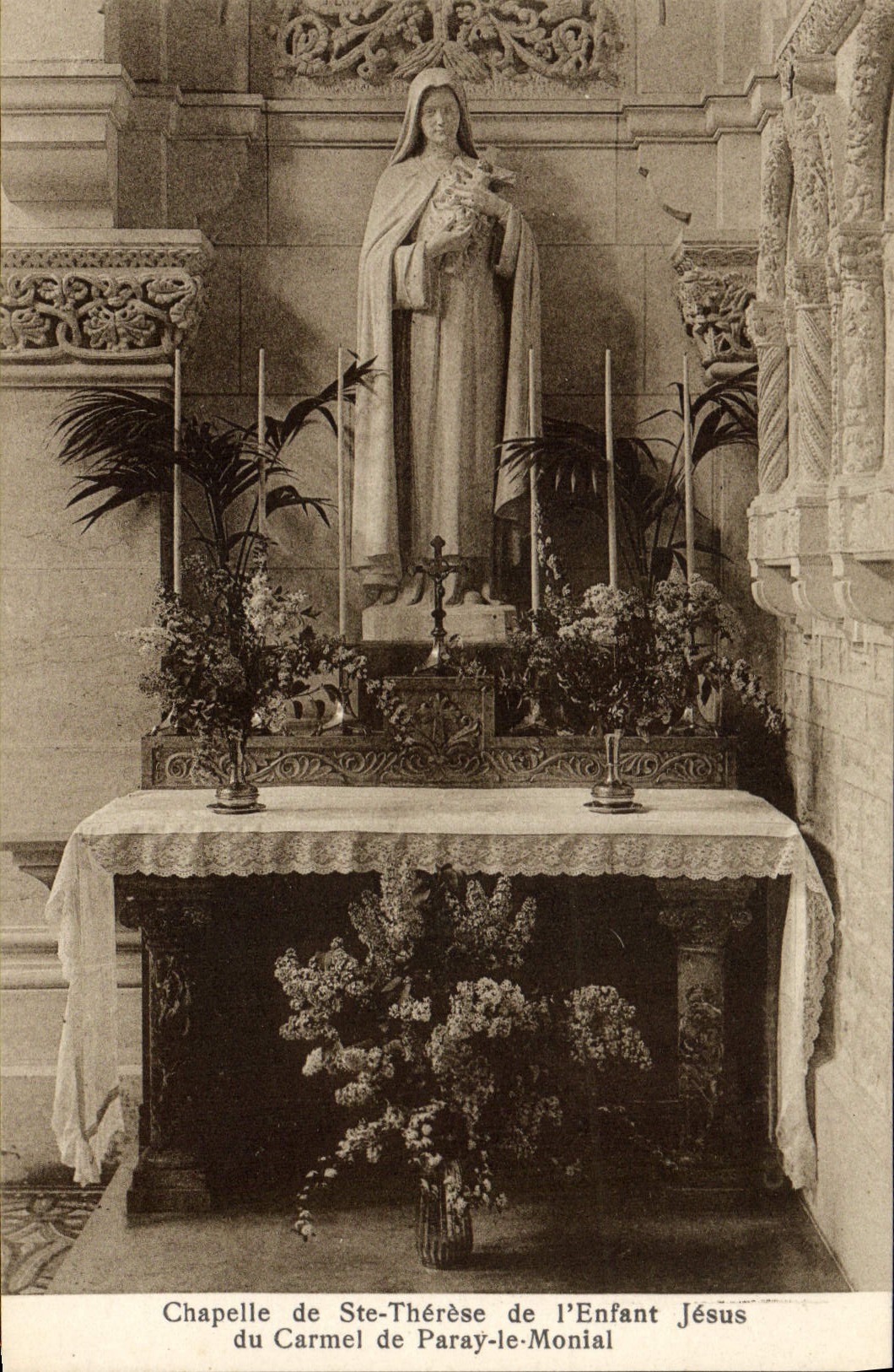 CPA Chapelle de Ste Therese de l'enfant Jesus du Carmel de Paray le Monial