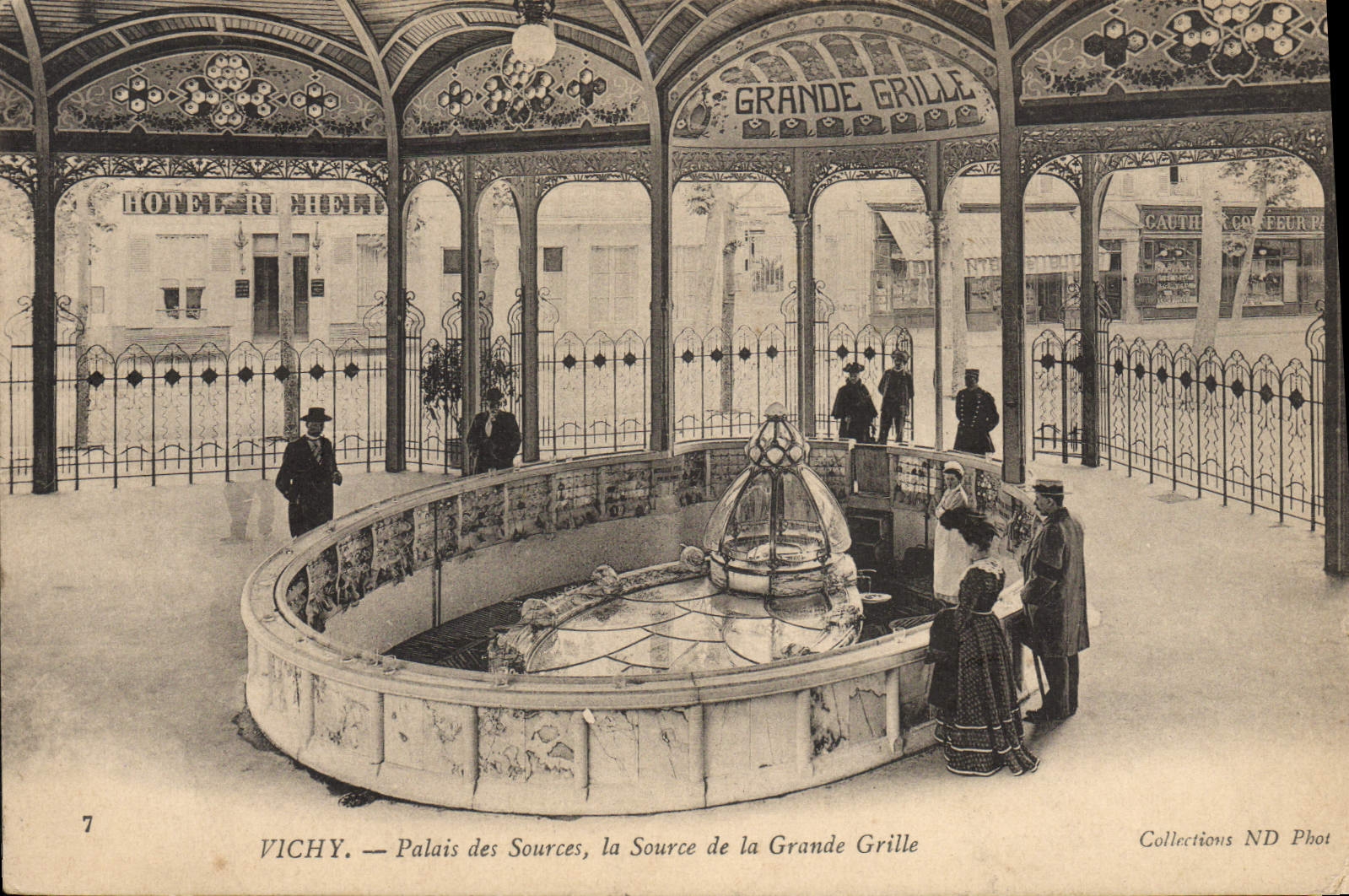 VINTAGE POSTCARD Hydrotherapy Vichy Palate of the Sources the source of the large grid