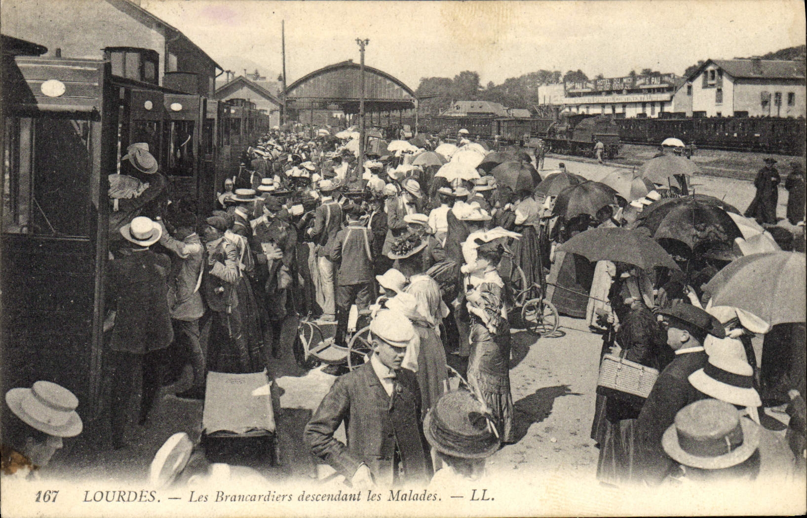 VINTAGE POSTCARD Hydrotherapy Doors stretcher-bearers killing the patients Train