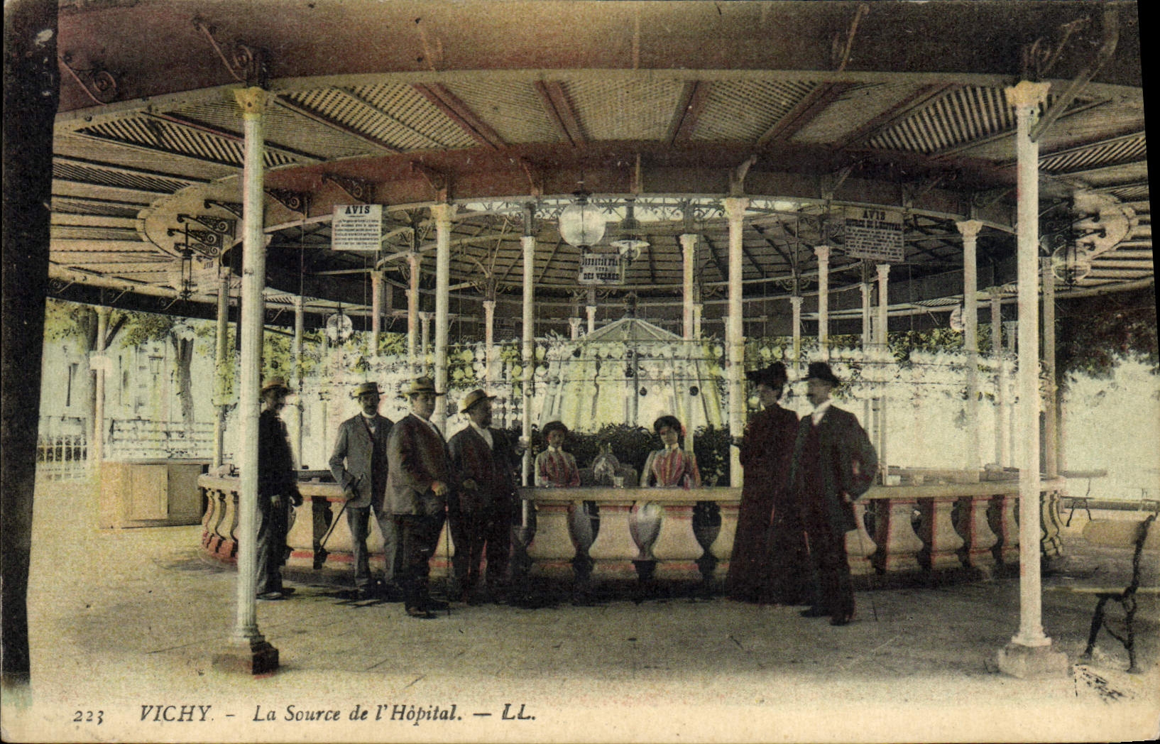 CPA Thermalisme Vichy Source de l'hopital