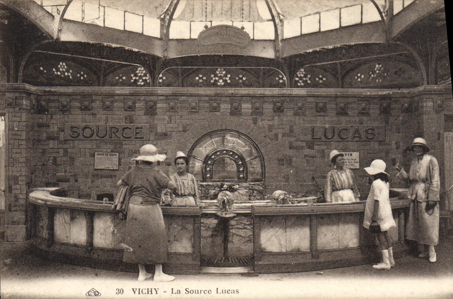 VINTAGE POSTCARD Vichy Hydrotherapy the Lucas source