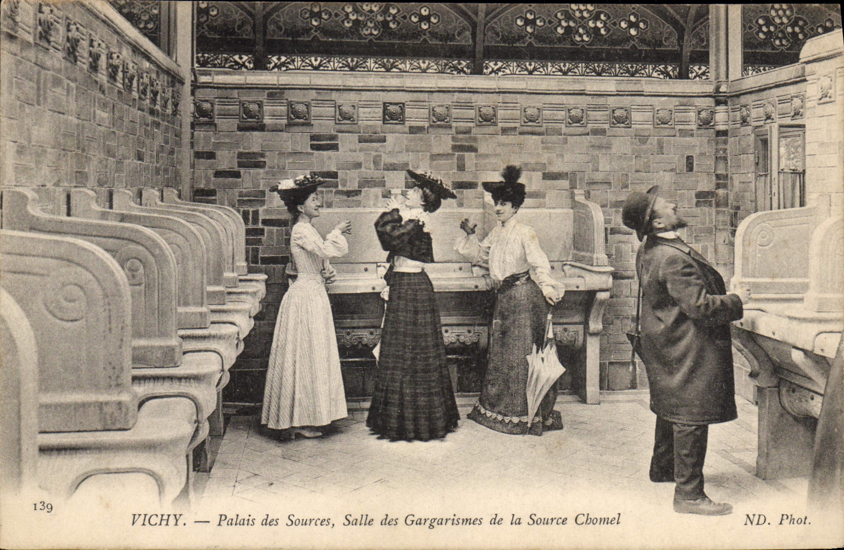 VINTAGE POSTCARD Hydrotherapy Vichy Palate of the Room Sources of the gargarisms of the chomel Source