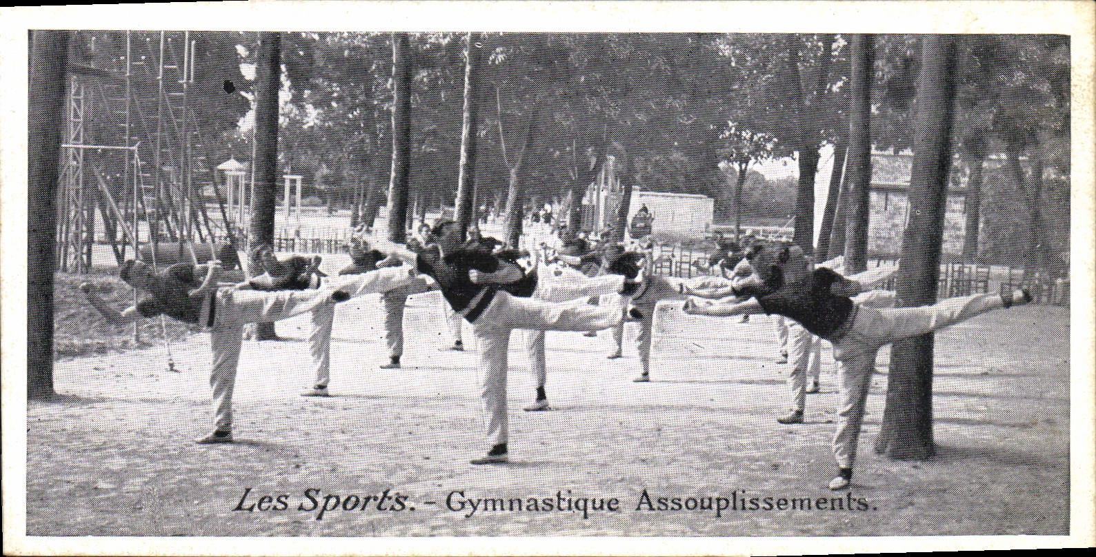VINTAGE POSTCARD Gymnastic Easing