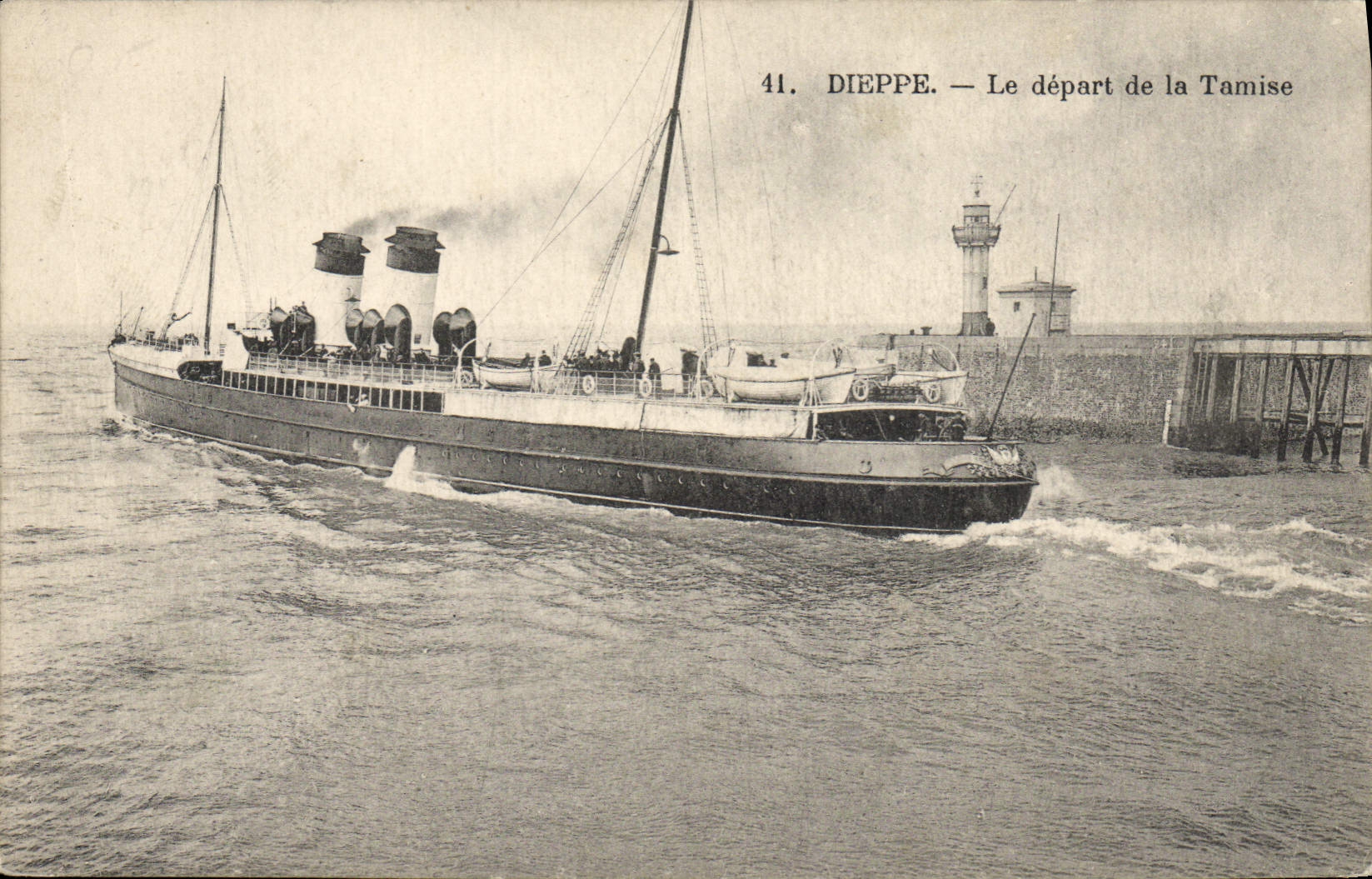 VINTAGE POSTCARD Dieppe Boat the departure of the Thames
