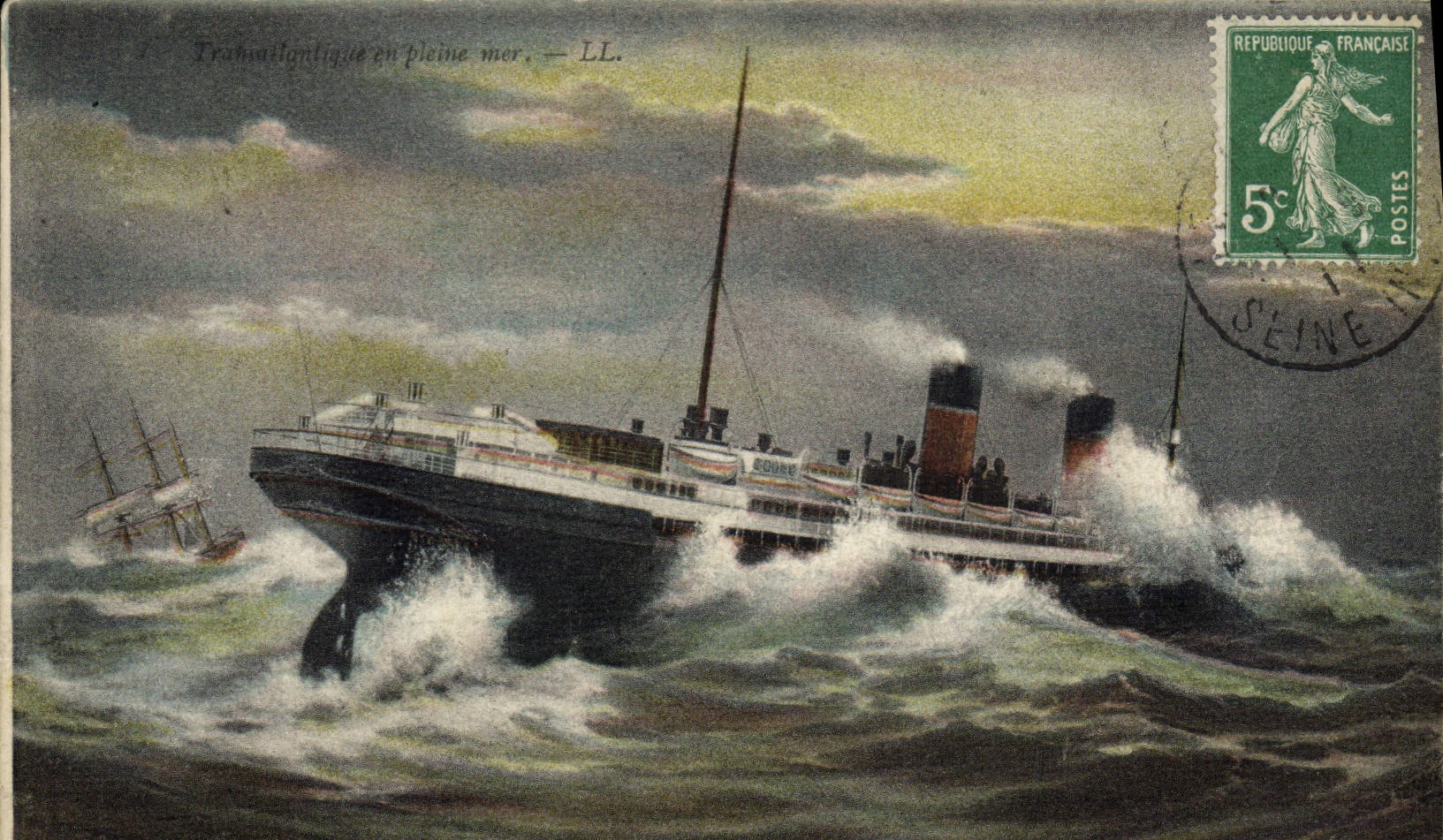 CPA Bateau Paquebot Transatlantique en pleine mer