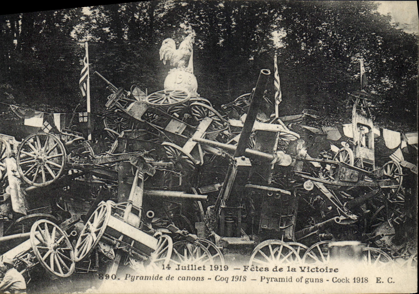 VINTAGE POSTCARD Militaria Paris July 14th, 1919 Festivals of the Victoire Pyramid of guns Cock