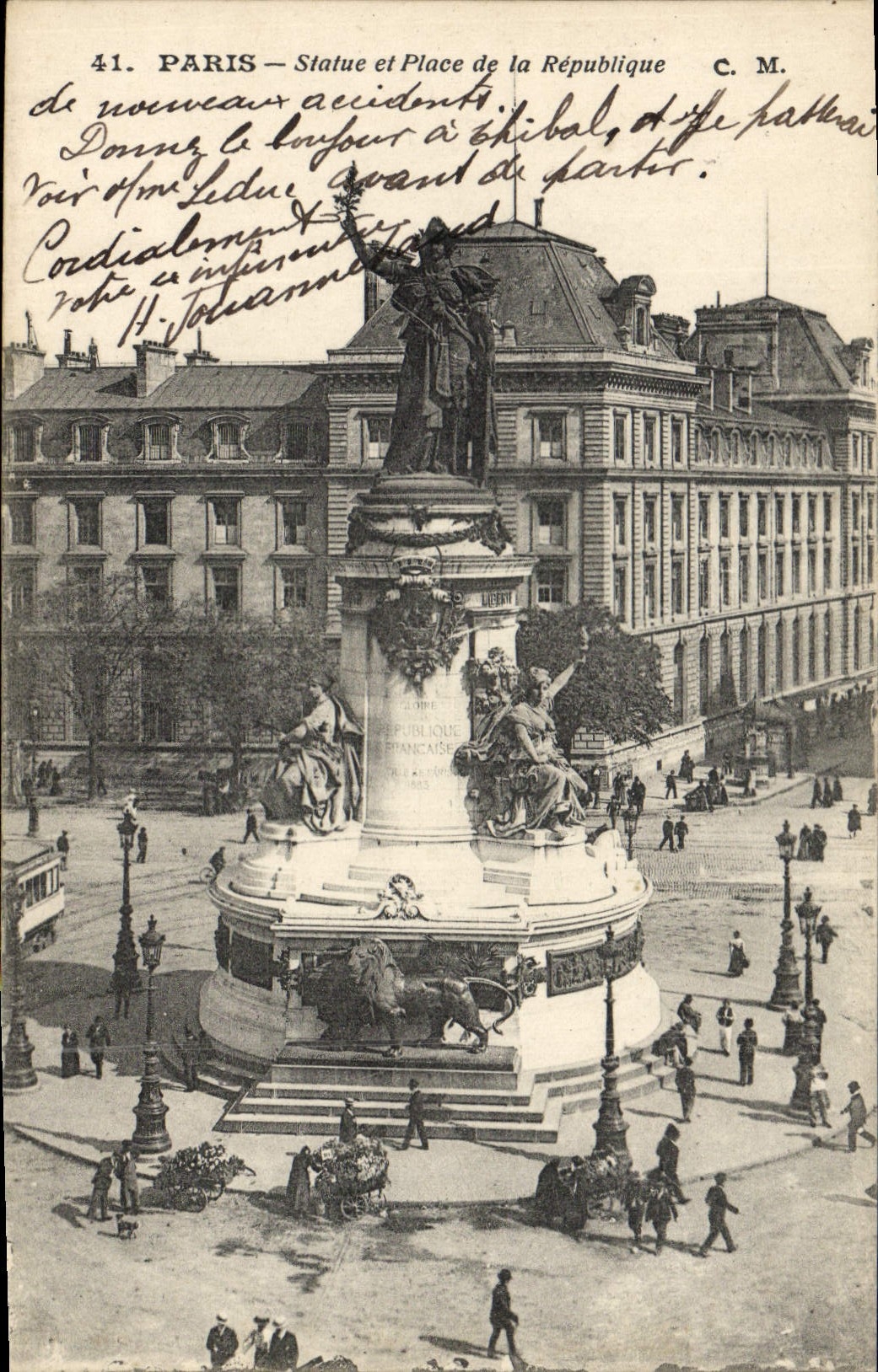 CPA Paris Statue Et Place De La Republique Lion