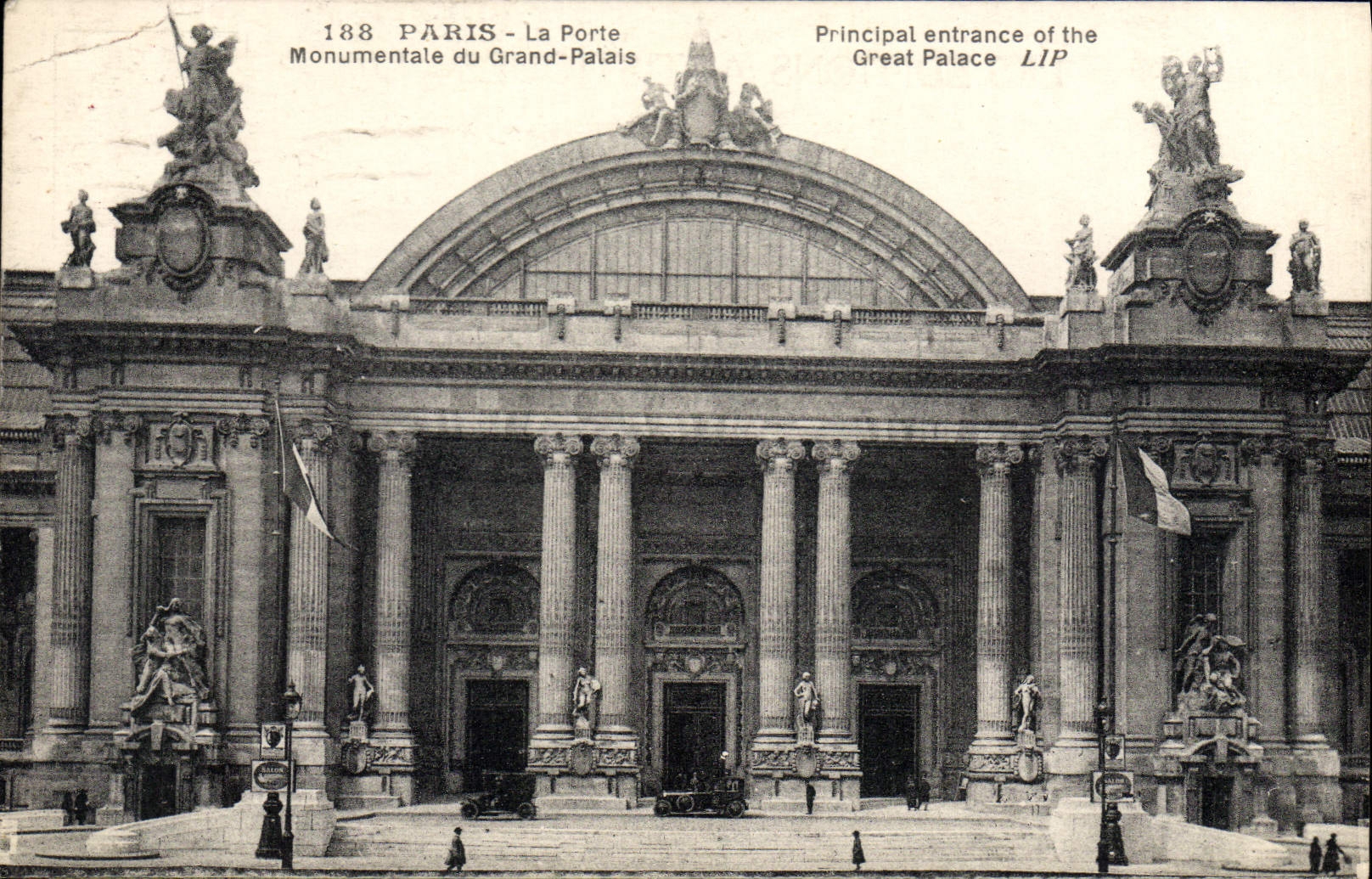 VINTAGE POSTCARD Paris the Monumental Gate Of the Large palace