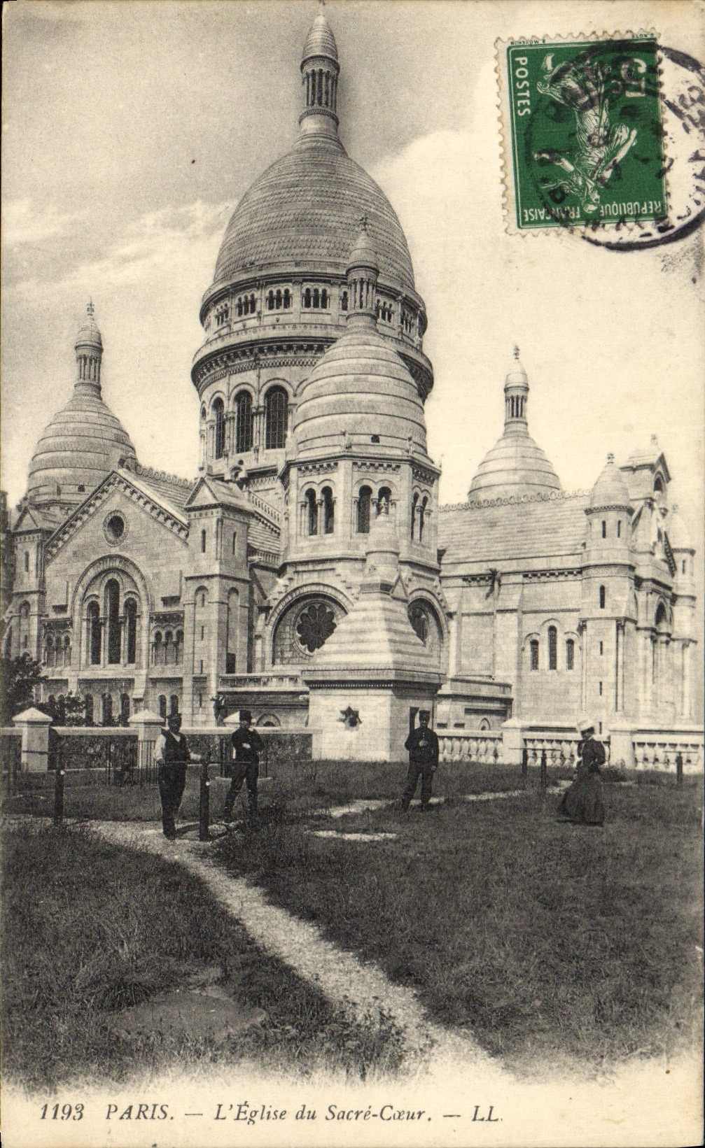 CPA Paris L'Eglise Du Sacre Coeur