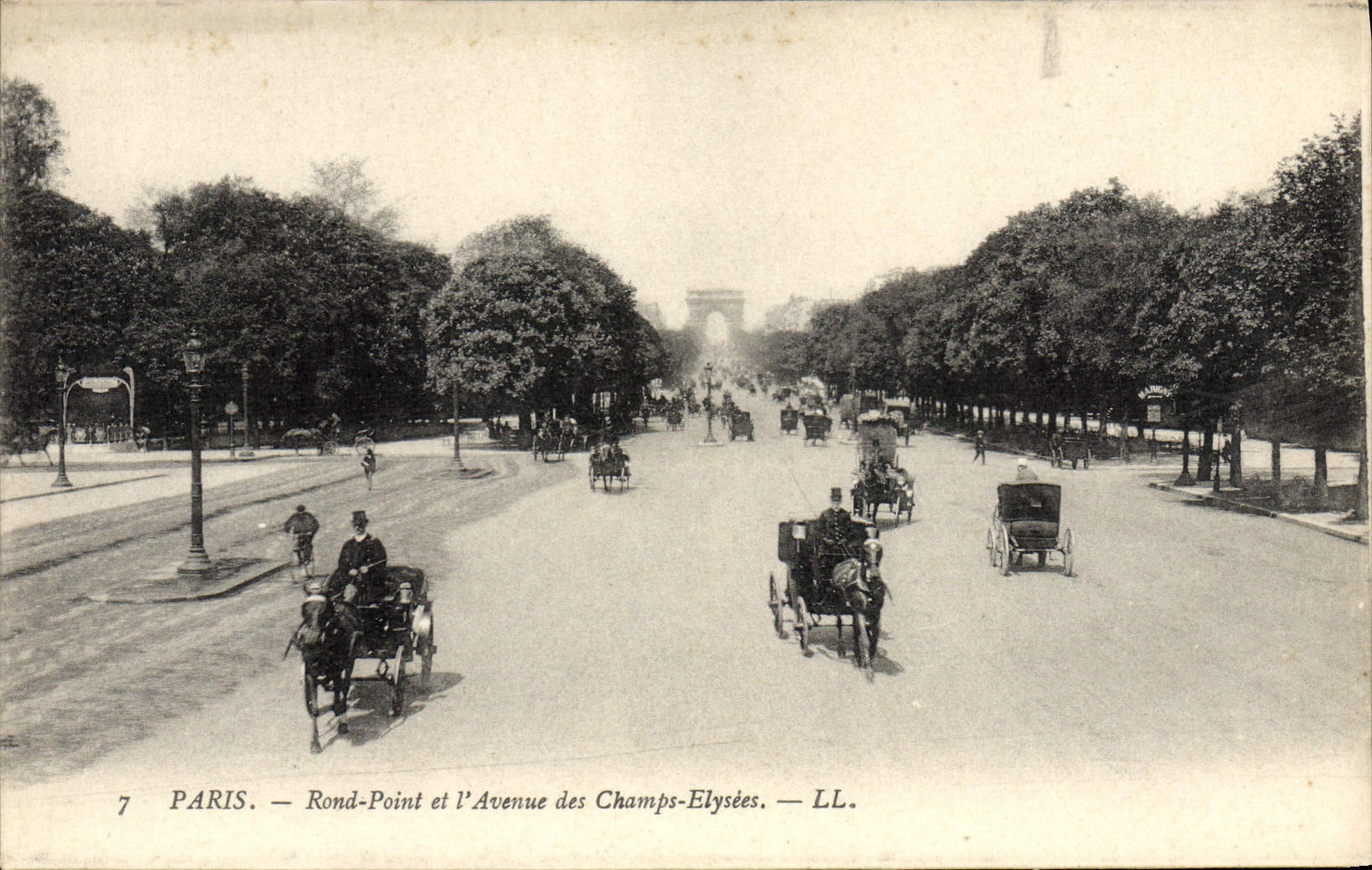 VINTAGE POSTCARD Round Paris Point and the Avenue of the Champs Elysées