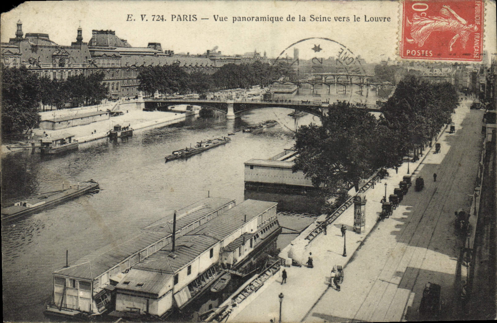 CPA Paris Vue Panoramique de la Seine Vers le Louvre