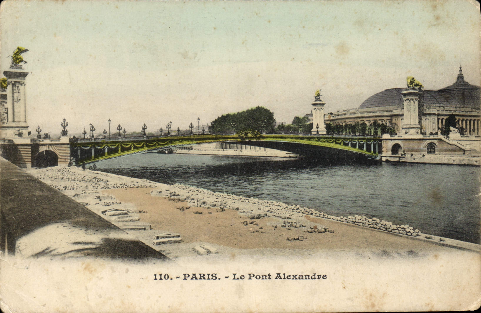VINTAGE POSTCARD Paris the Bridge Alexandre