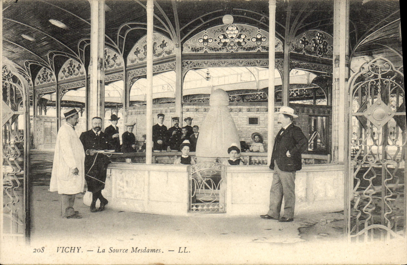 CPA Thermalisme Vichy La Source Mesdames