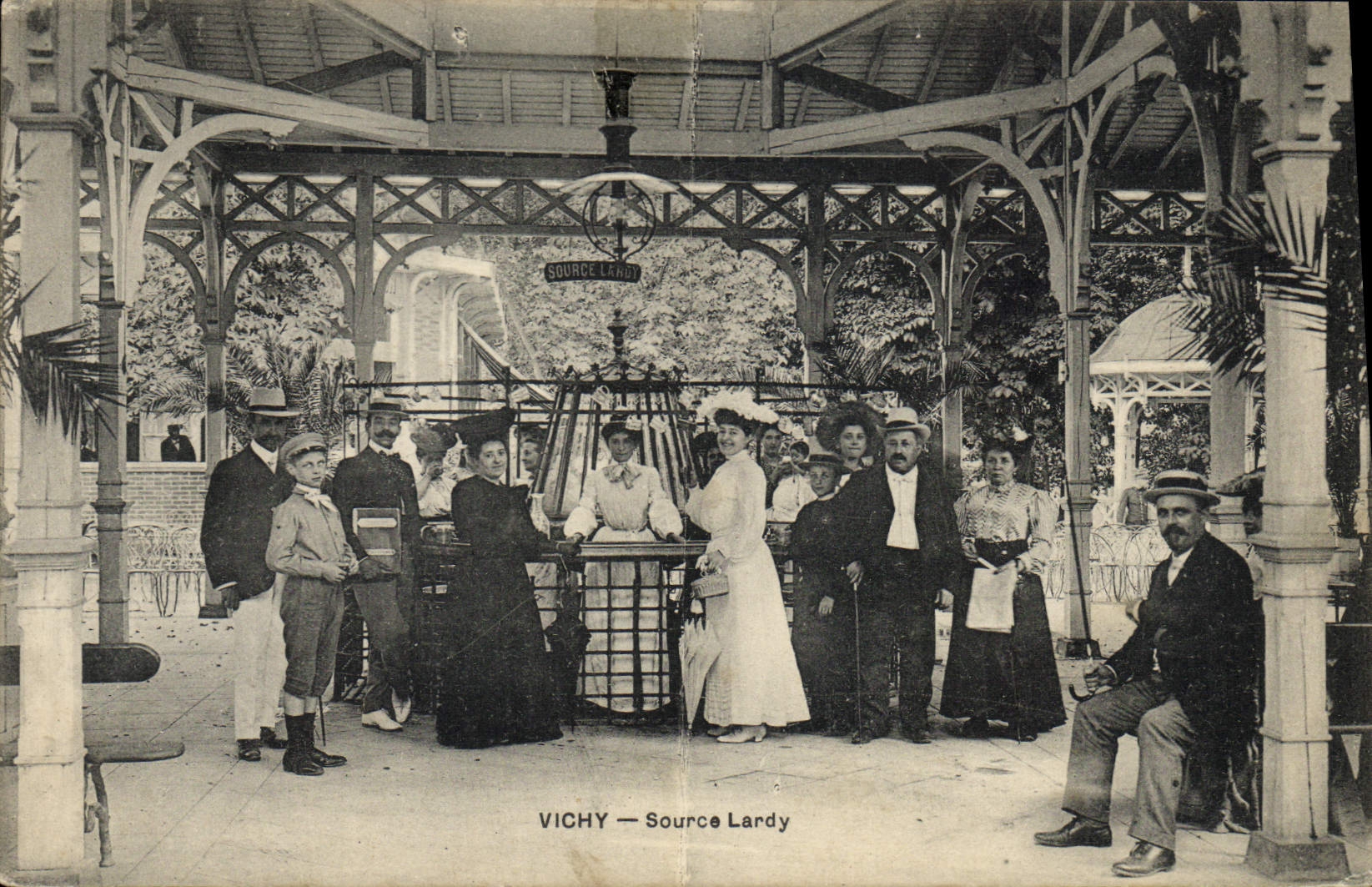 VINTAGE POSTCARD Hydrotherapy Vichy Lardy Source