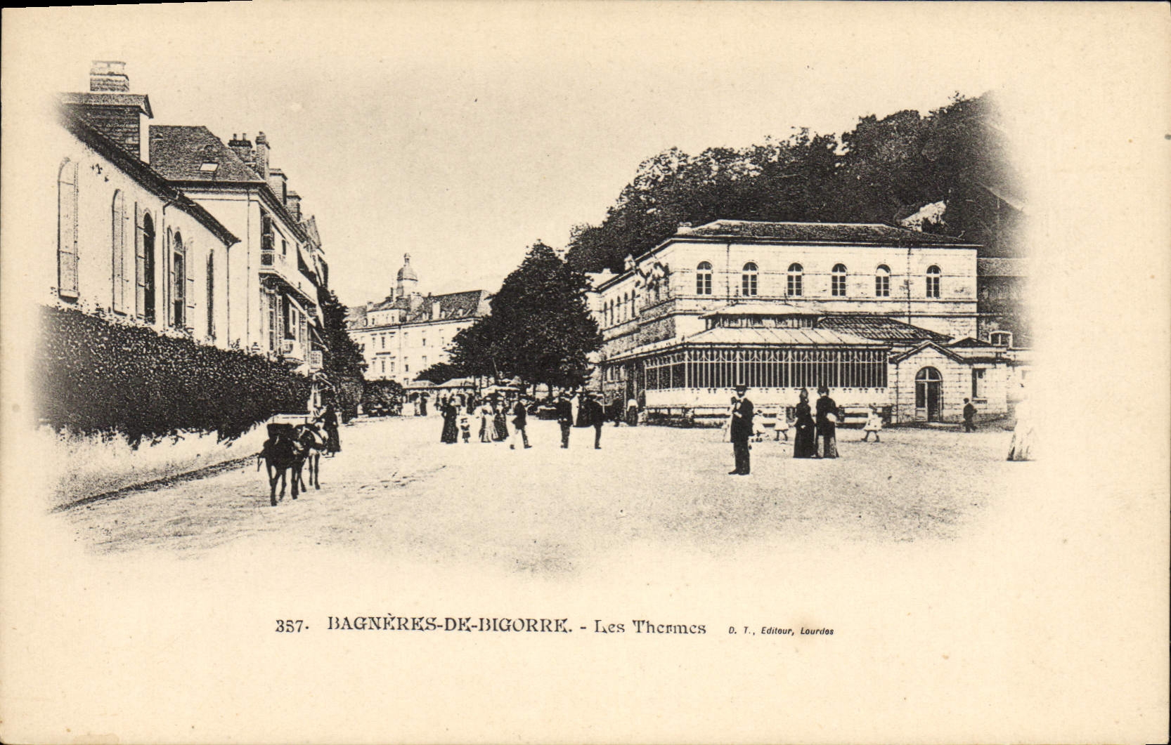 CPA Thermalisme Bagneres De Bigorre Les Thermes Ane Mule