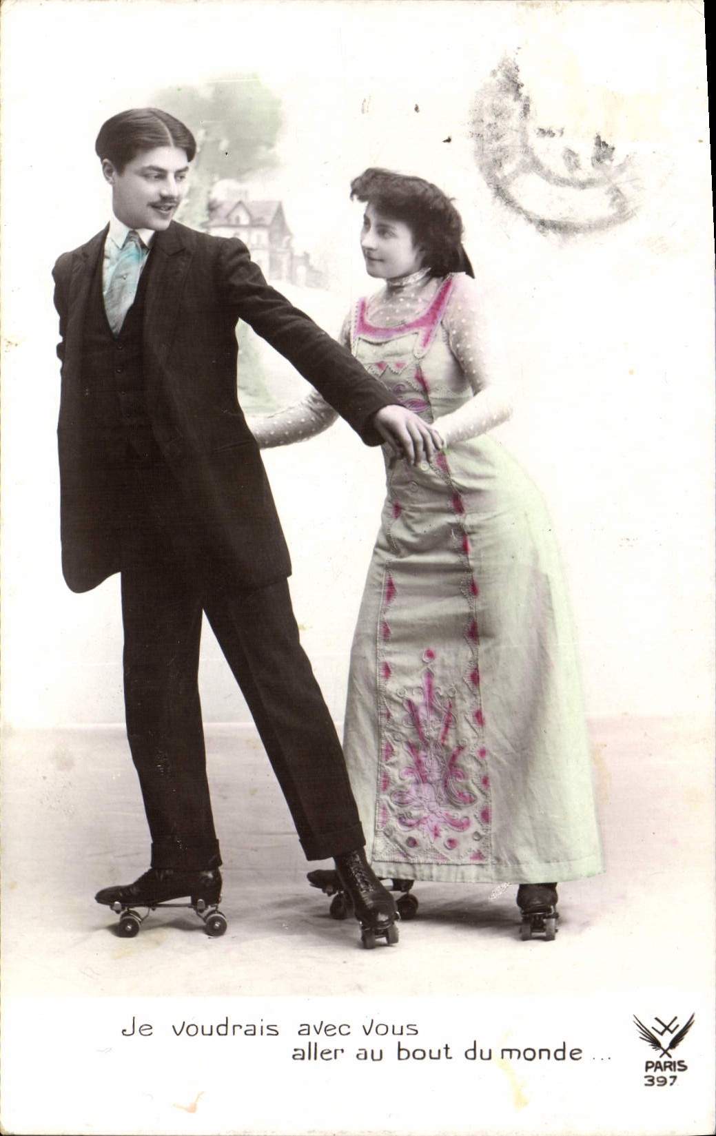 CPA Femme Patins a roulettes