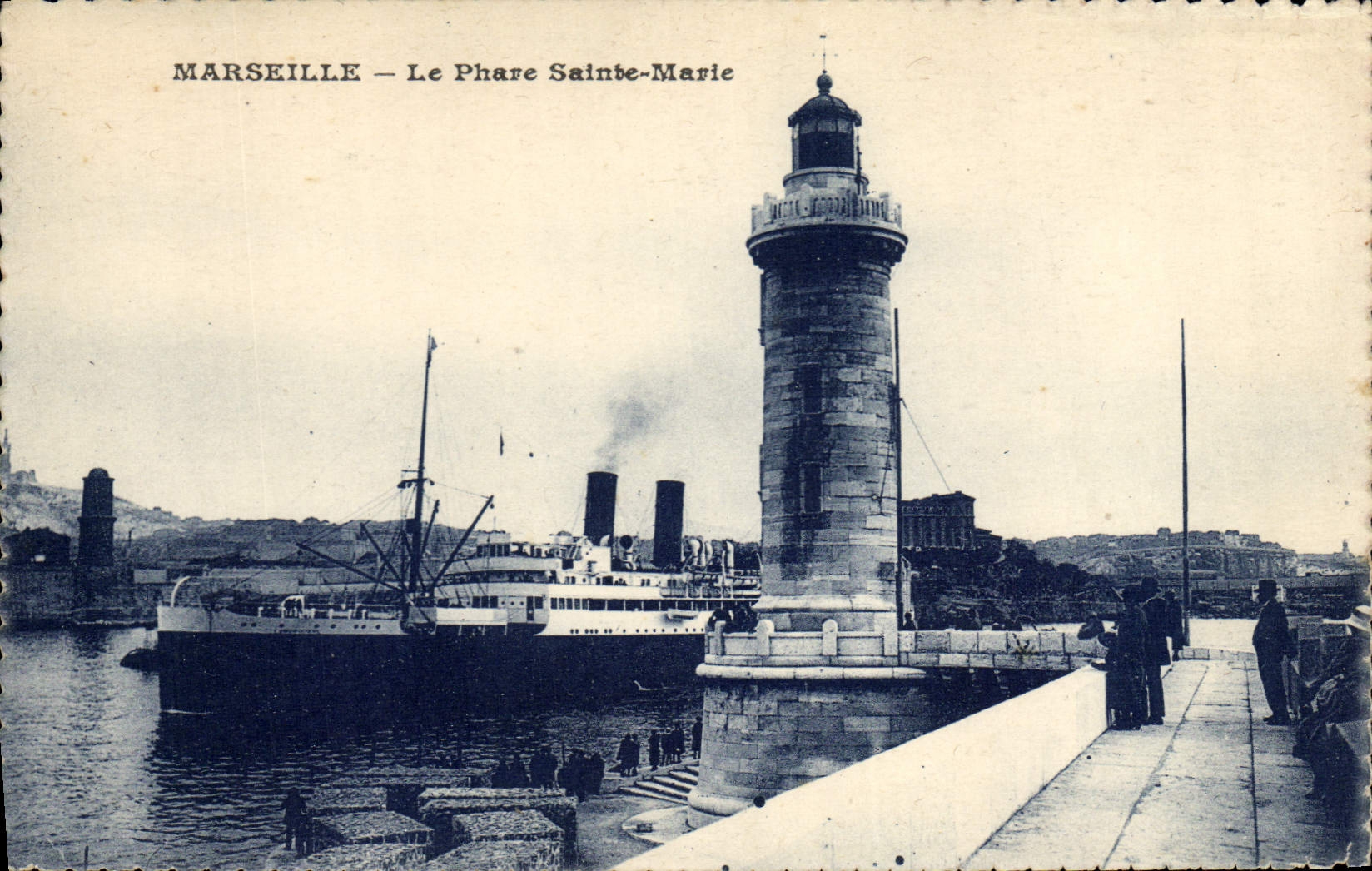 CPA Bateau Paquebot Marseille Le phare Sainte Marie 