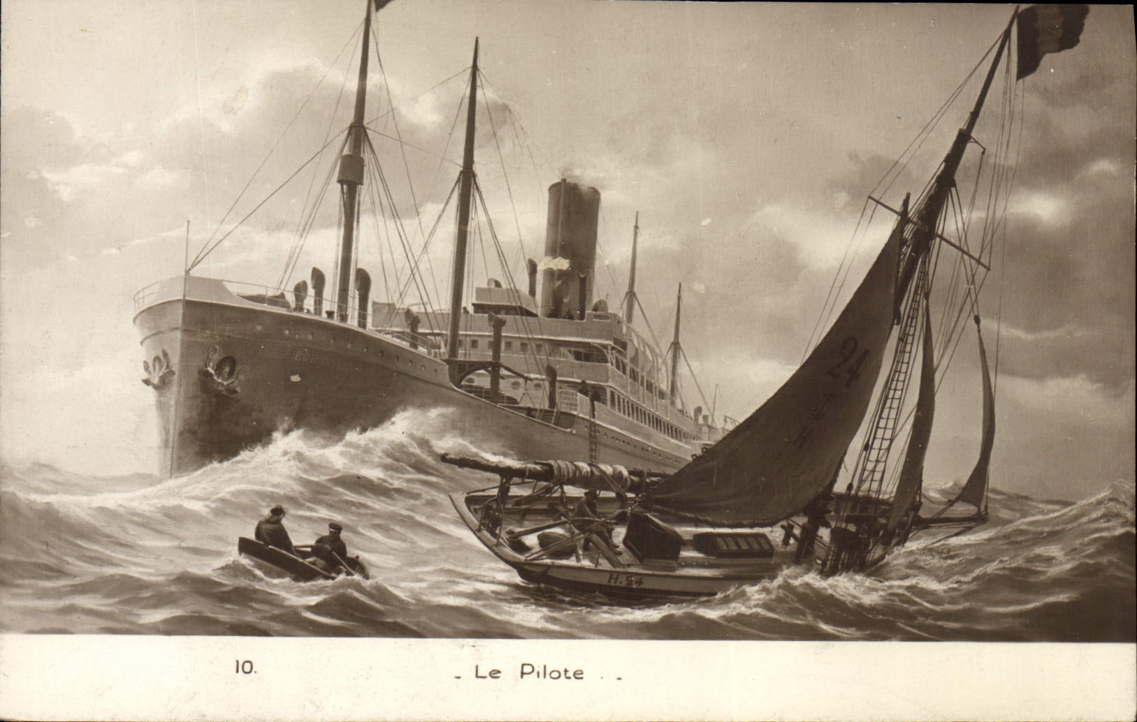 VINTAGE POSTCARD Boat Steamer the pilot